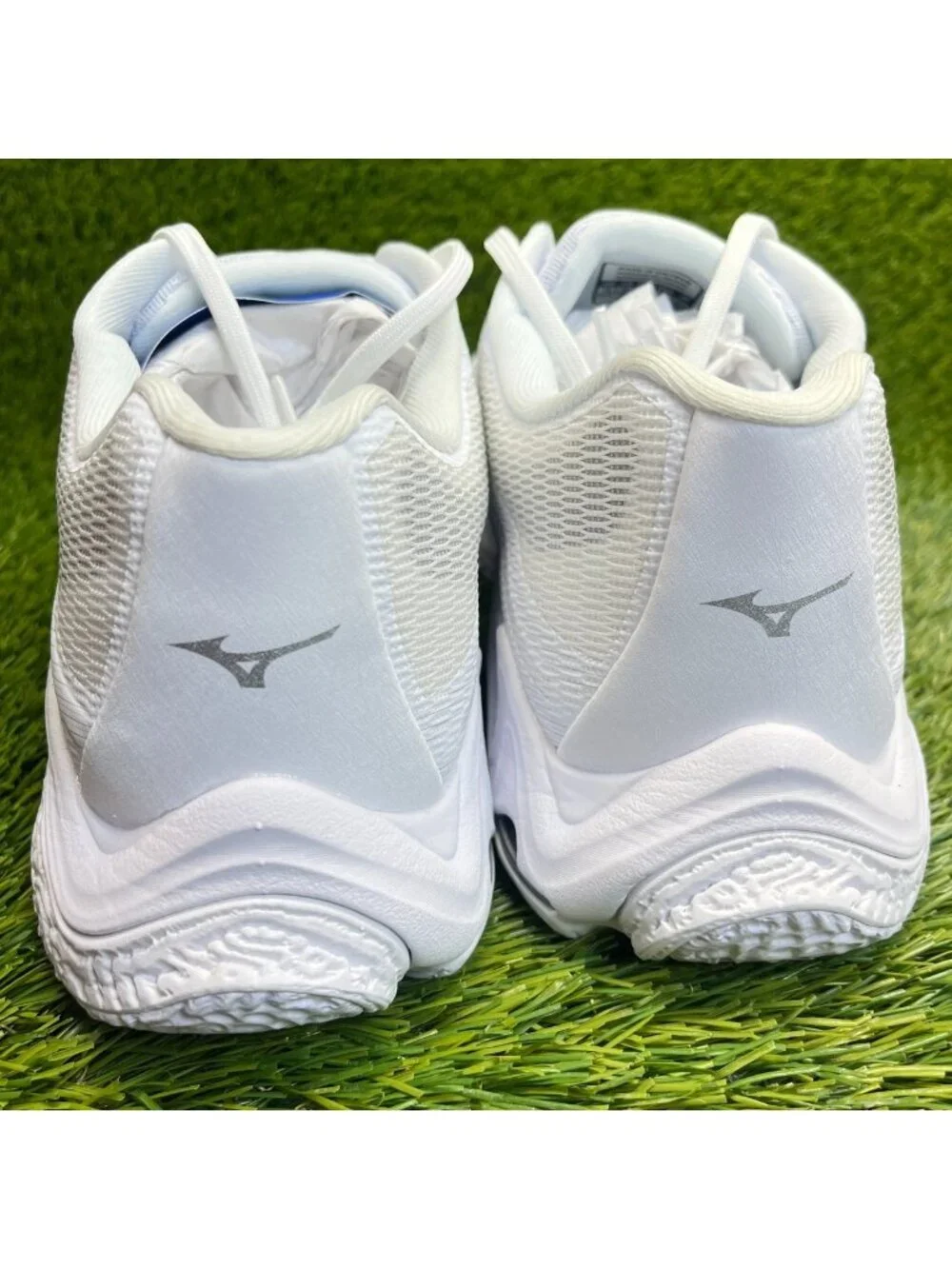 Mizuno Wave Lightning Elite Mens Size 13 White Running Volleyball Shoes Sneakers